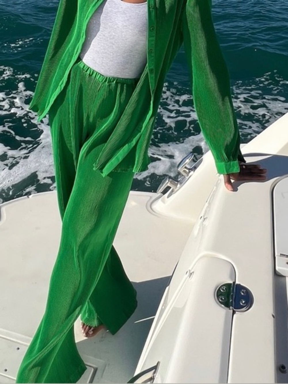 PrettyLittleThing Green Plisse OverSized Blouse & Trouser Set Size 20 EUC #139 - Picture 3 of 14